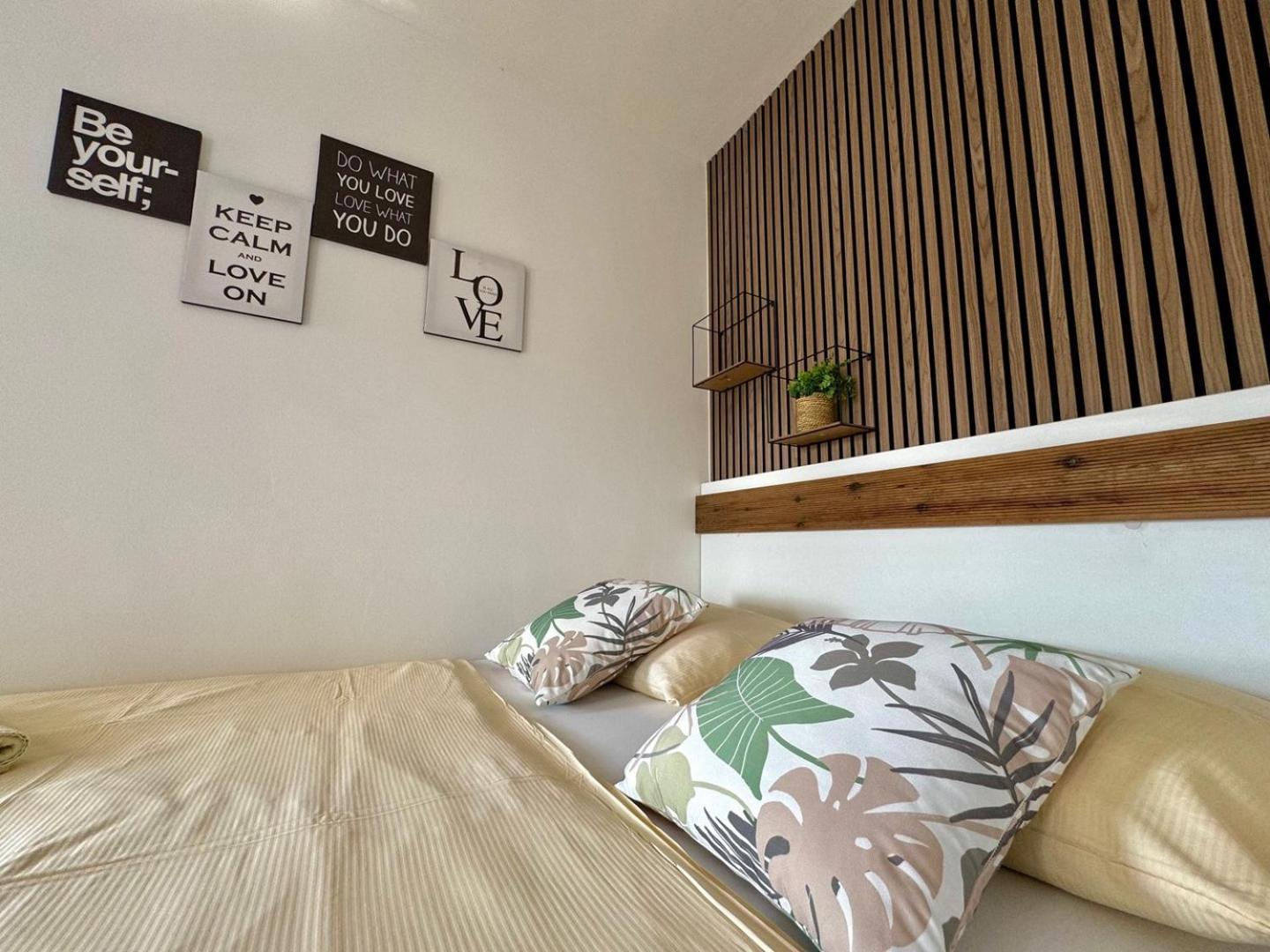 Charming Apartments Dodo Krk Town Extérieur photo